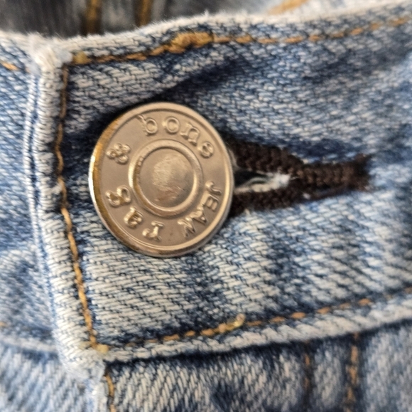 RAG & BONE Light Wash Distressed Cropped Boyfriend Jeans. Size 28 - Picture 5 of 13